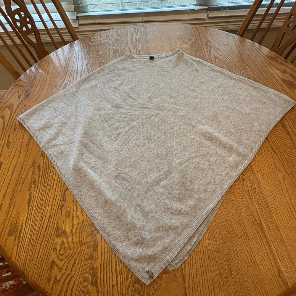 Beryll Gray Cashmere Poncho Wrap Cape One Size OS Tiny Repair